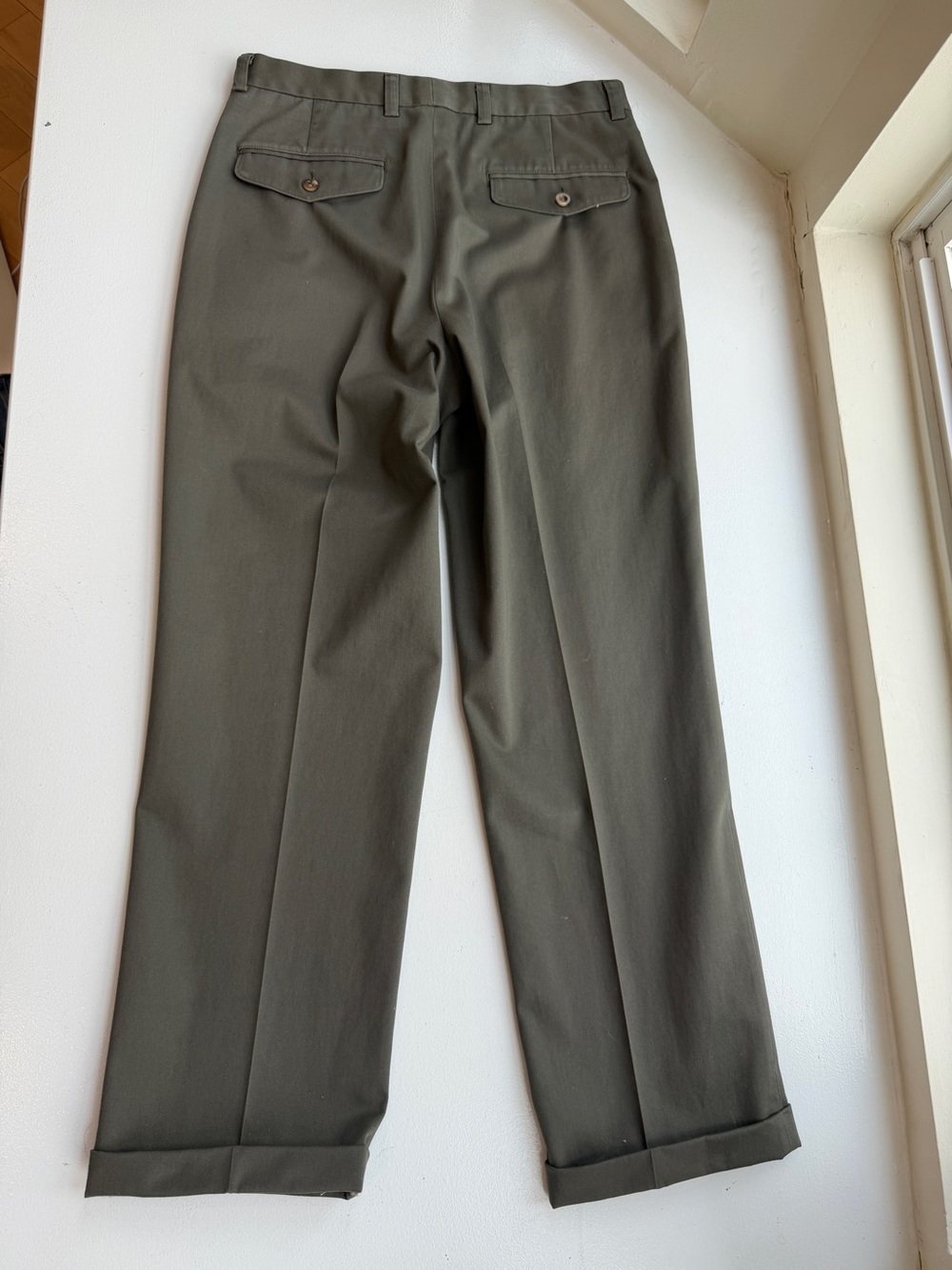 L.L. Bean Men's Andrew Classic Fit Front Crease, Cuffed Leg Chinos 32 - Picture 3 of 13
